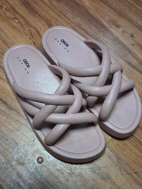 Asos Women's Padded Cross-Strap Slide Sandals in Blush Size 9
